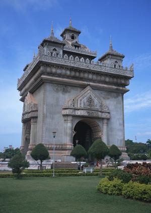 福岡・博多駅徒歩2分！快適・便利な東横INN博多駅バスターミナル前の宿泊体験
